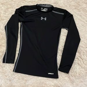 Black fitted Under Armour tee